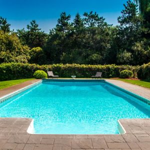 Piscina per rinfrescare l’estate, ecco cosa bisogna sapere